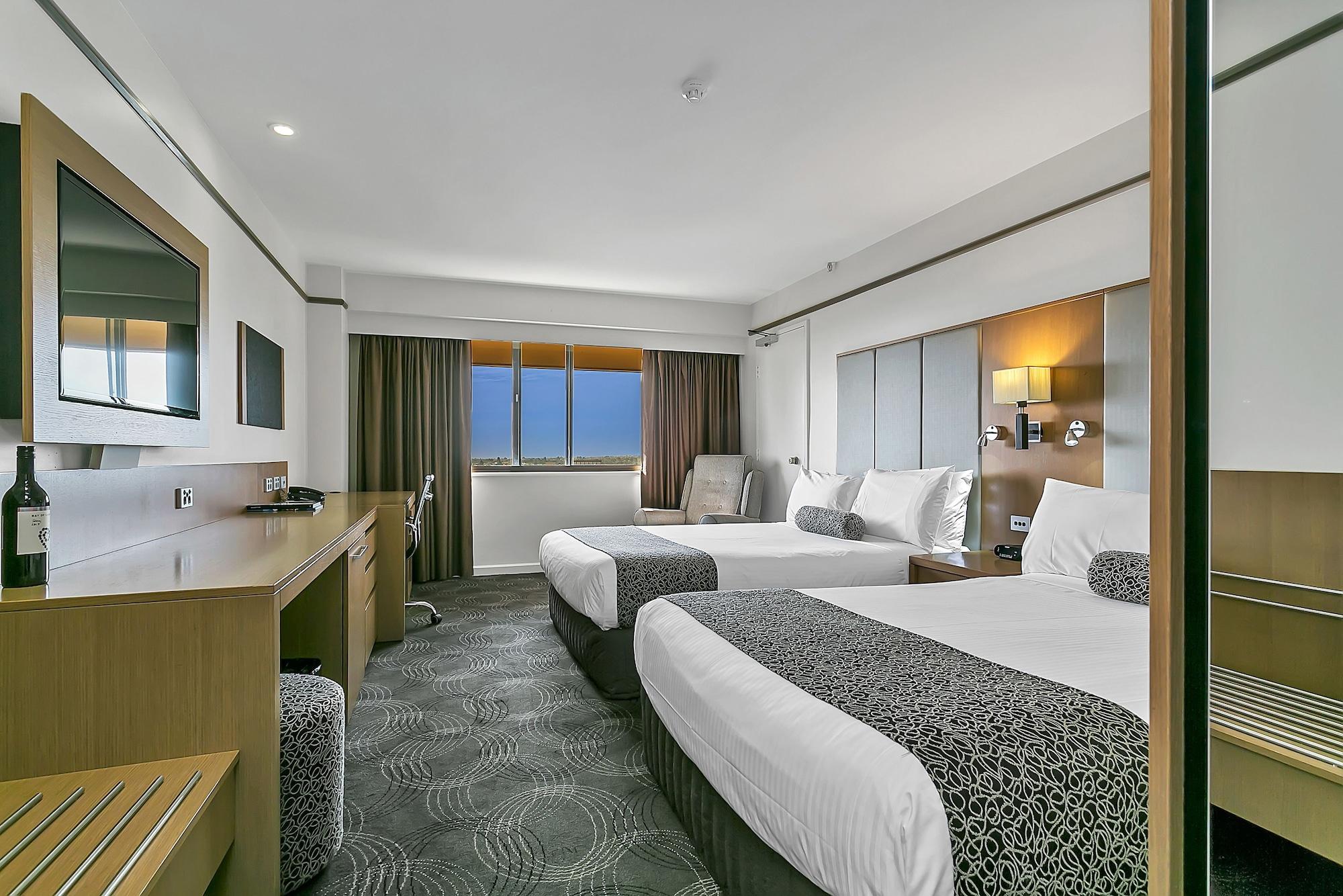 Stamford Plaza Adelaide Hotel Buitenkant foto Deluxe Room