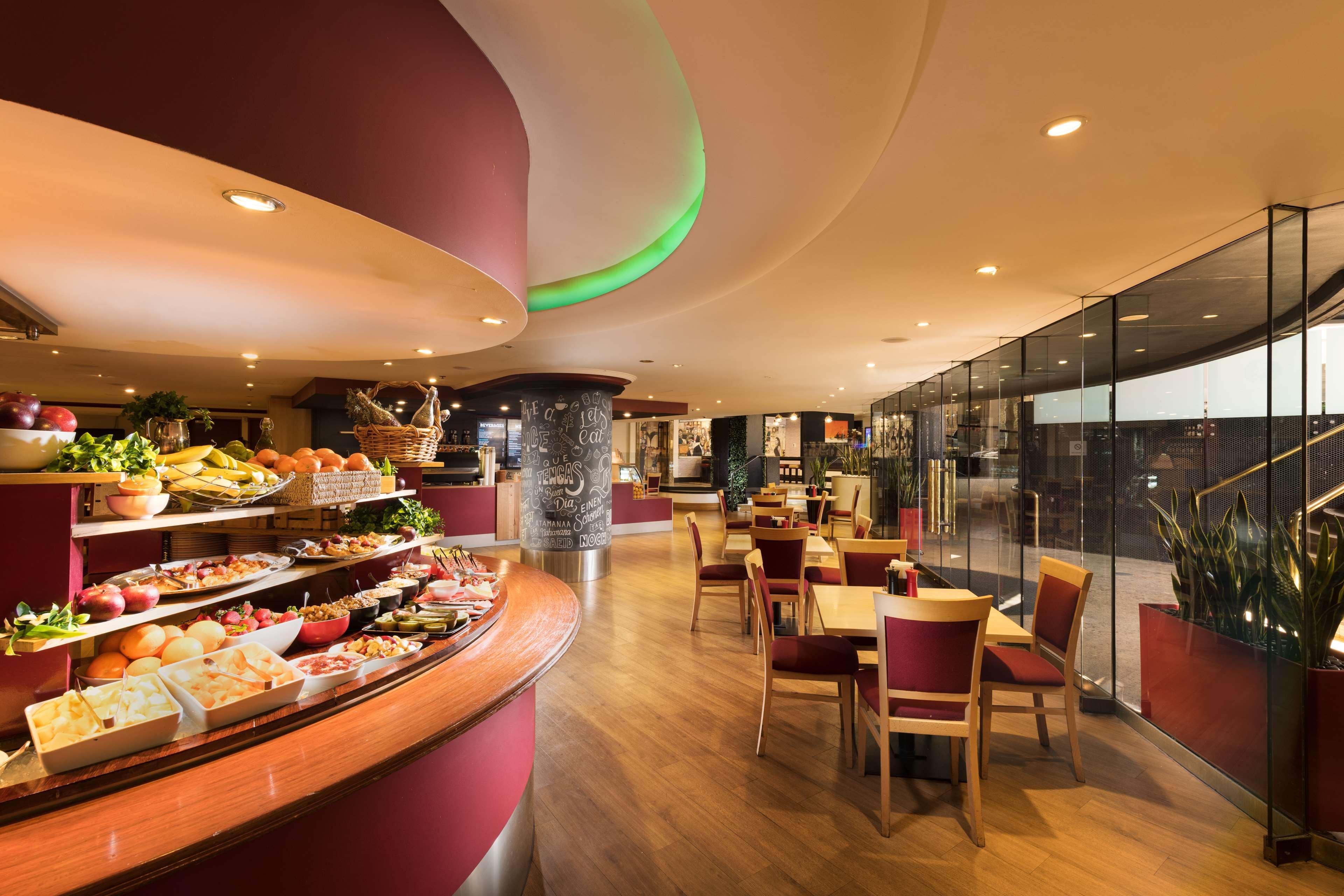 Stamford Plaza Adelaide Hotel Buitenkant foto The restaurant