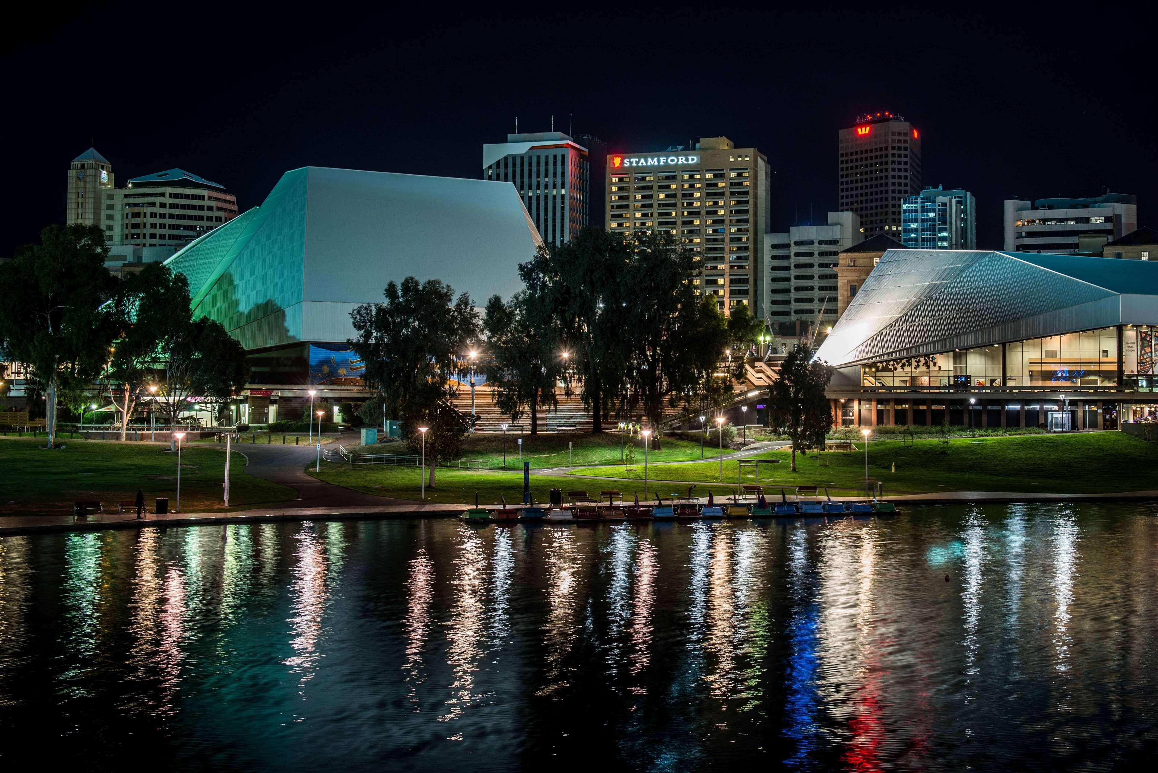 Stamford Plaza Adelaide Hotel Buitenkant foto Adelaide Convention Centre