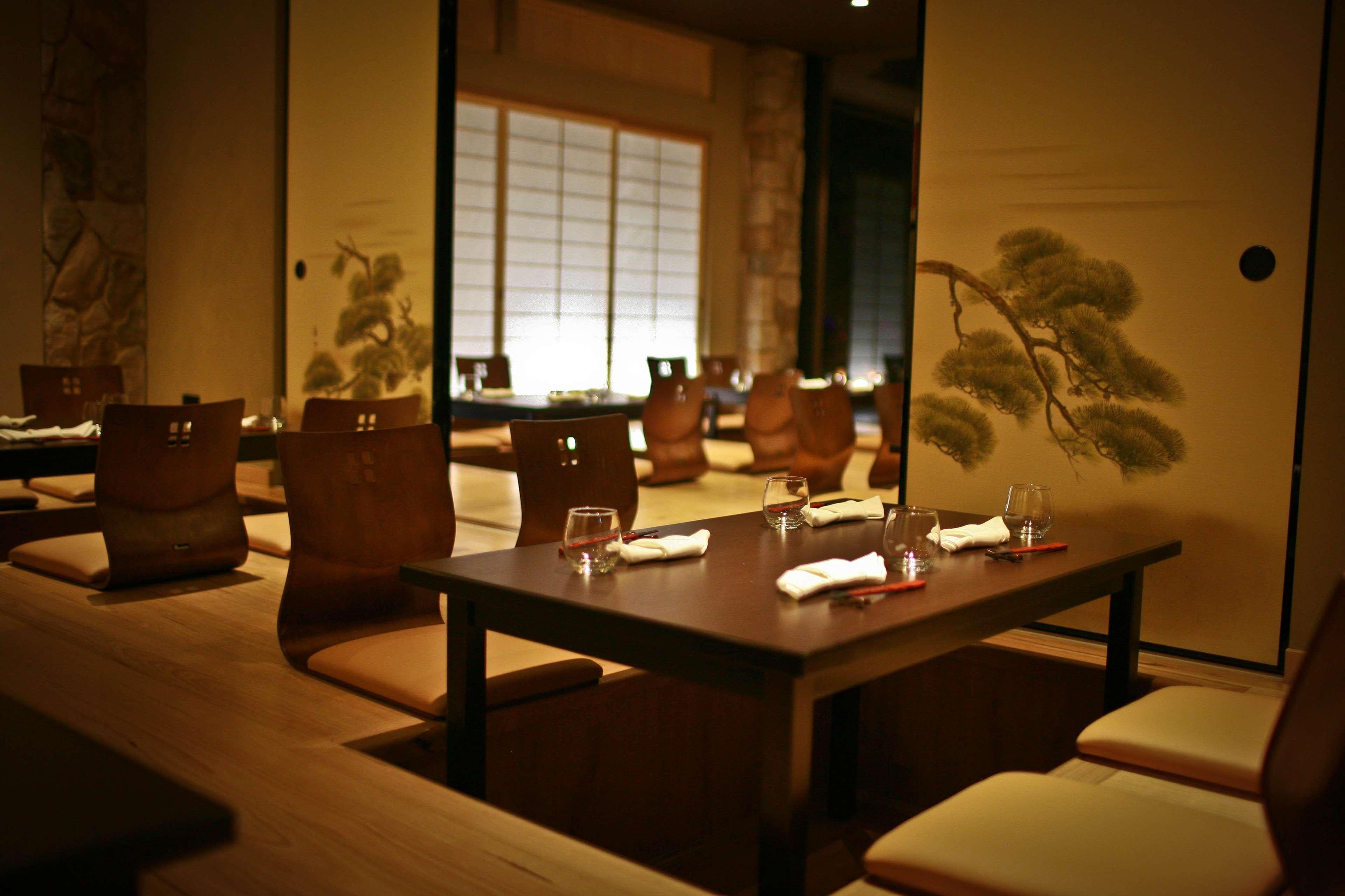 Stamford Plaza Adelaide Hotel Buitenkant foto A restaurant in Kyoto