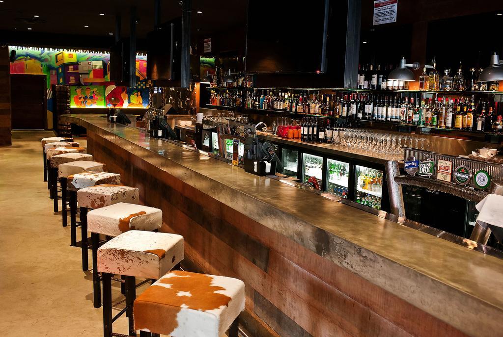Stamford Plaza Adelaide Hotel Buitenkant foto The bar at the 2012 London Olympics