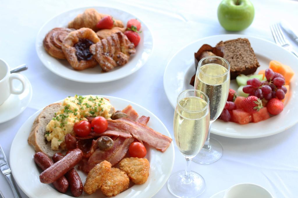 Stamford Plaza Adelaide Hotel Buitenkant foto A typical breakfast buffet