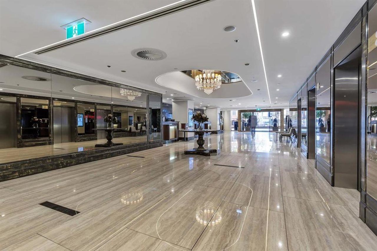 Stamford Plaza Adelaide Hotel Buitenkant foto The lobby of the hotel
